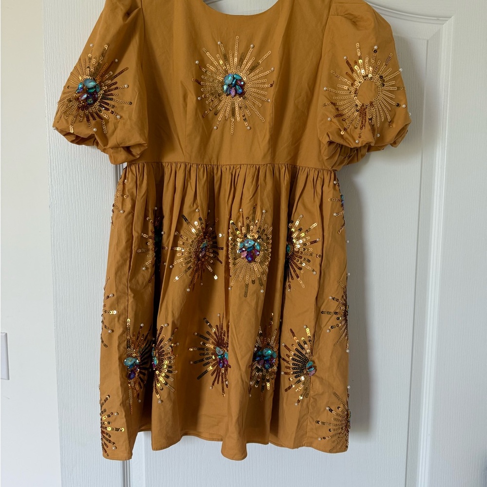 QUEEN OF SPARKLES Gold Formal Gown